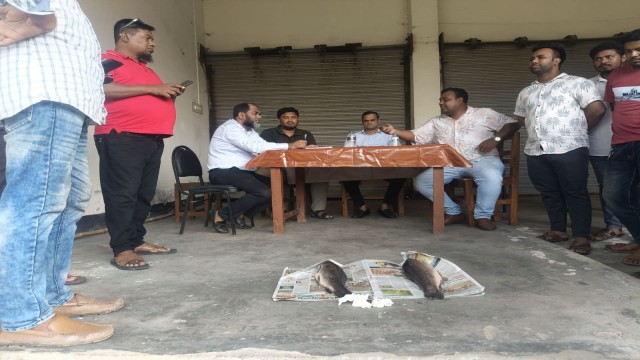 বেনাপোলে কাস্টমসের অভিযানে আটক ৭৩০ কেজি ভারতীয় রুই মাছ নিলামে বিক্রি
