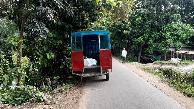 ধামরাইয়ে পরিত্যক্ত ঘর থেকে নারীর লাশ উদ্ধার