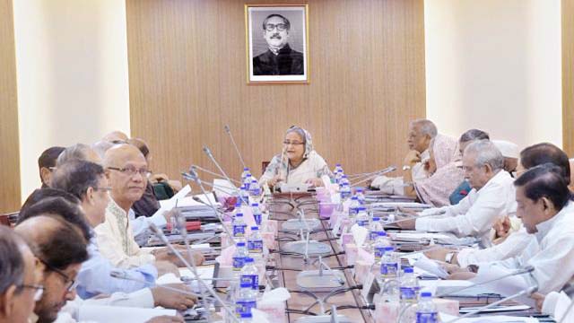 শ্রমিকদের বিভিন্ন অপরাধের শাস্তি কমিয়ে সংশোধিত শ্রম আইন অনুমোদন