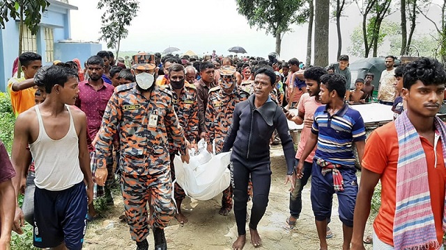 পদ্মা নদীতে নৌকাডুবি: ২য় দিনে উদ্ধার অভিযানে ১ মরদেহ উদ্ধার   