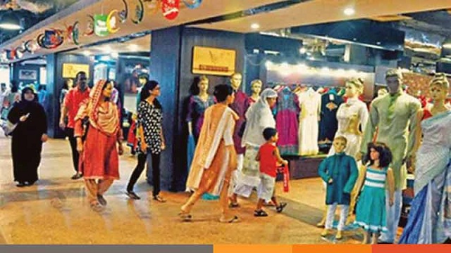১১ দিন পর খুলেছে দোকানপাট, স্বাস্থ্যবিধিতে কড়াকড়ি