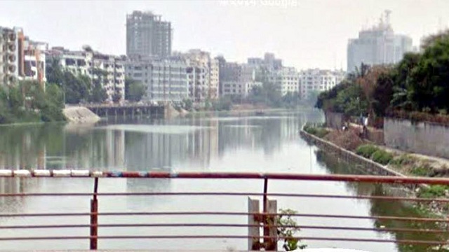 লেকে পড়া শিশুটির খোঁজ মেলেনি এখনো