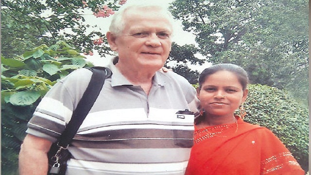 মর্গে পড়ে আছে হতভাগা রবার্ট!